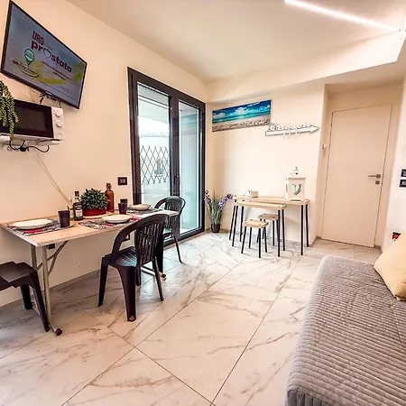 Jeneau Al Mare Con Posto Auto Rif A825 Apartment