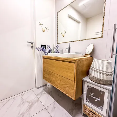 Jeneau Al Mare Con Posto Auto Rif A825 * سان بنيديتّو ديل ترونتو