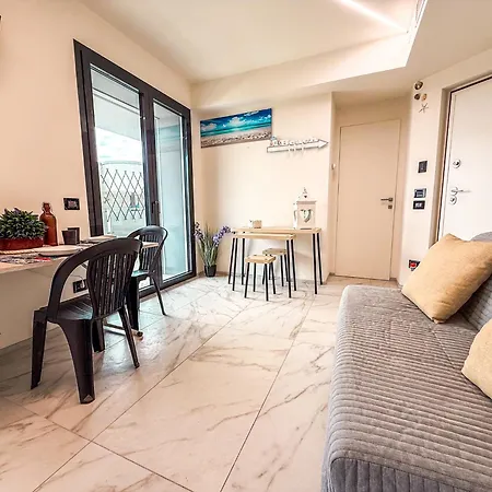 Jeneau Al Mare Con Posto Auto Rif A825 *