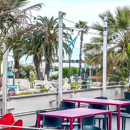 Jeneau Al Mare Con Posto Auto Rif A825 * سان بنيديتّو ديل ترونتو