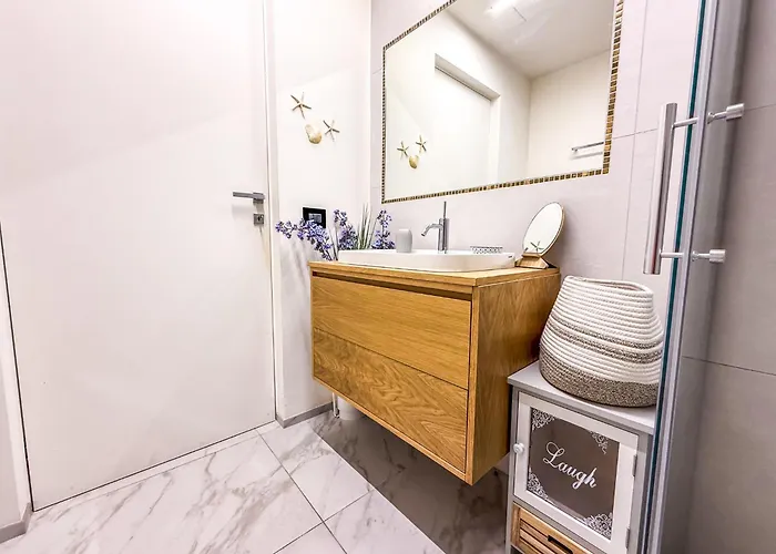 Jeneau Al Mare Con Posto Auto Rif A825 * San Benedetto del Tronto