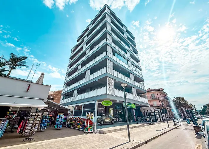 Jeneau Al Mare Con Posto Auto Rif A825 *