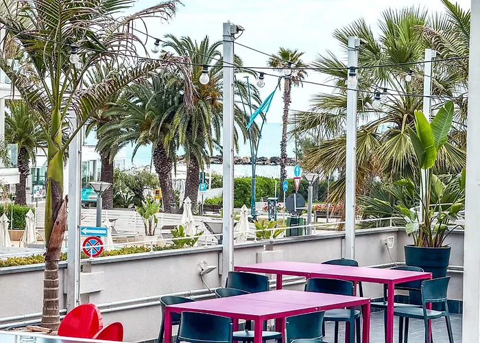 Jeneau Al Mare Con Posto Auto Rif A825 * San Benedetto del Tronto